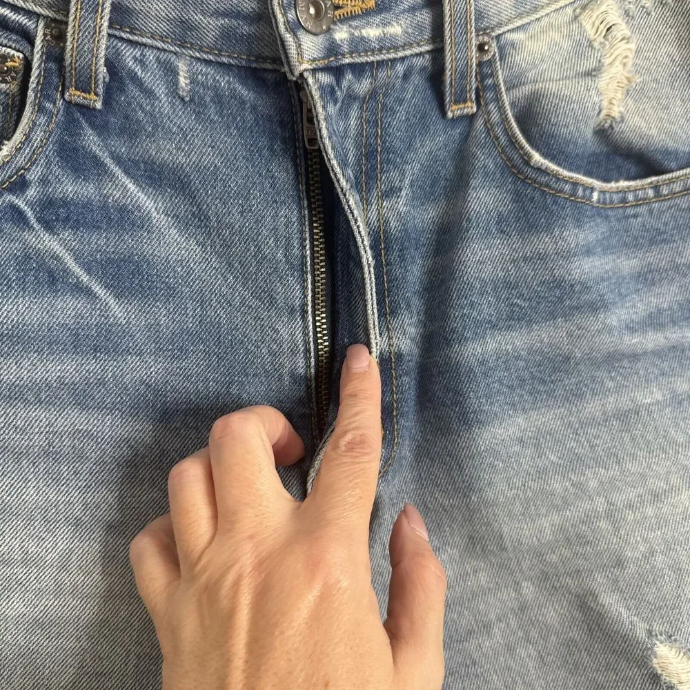 Carmar Distressed Boyfriend Womens Jeans Size 26‎ D462287 Los Angeles High Rise